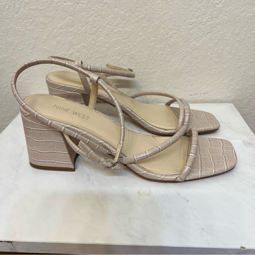 Nine West Gellar Block Heel Square Toe Women's Sa… - image 3